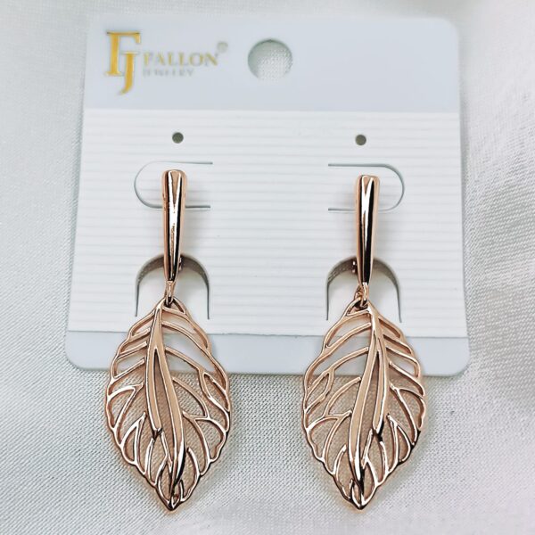 Производитель: FALLON jewelry; Вид изделия: Серьги; Вставки: Без вставок; Замок: Английский; Вид металла: Медицинский сплав; Покрытие: Золото 585, 18кар