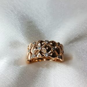 Производитель: Xuping jewelry; Вид изделия: Кольцо; Вставки: Циркон; Вид металла: Медицинский сплав; Покрытие: Золото 585, 18кар