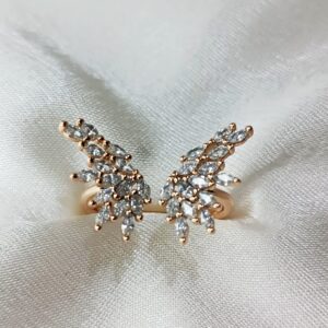 Производитель: Xuping jewelry; Вид изделия: Кольцо; Вставки: Циркон; Вид металла: Медицинский сплав; Размер: Без размерное; Покрытие: Золото 585, 18кар