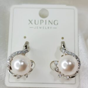 Производитель: Xuping jewelry; Вид изделия: Серьги; Вставки: Циркон, искусственный жемчуг, белый; Замок: Английский; Вид металла: Медицинский сплав; Покрытие: Родирование (Родий — это драгоценный металл платиновой группы)