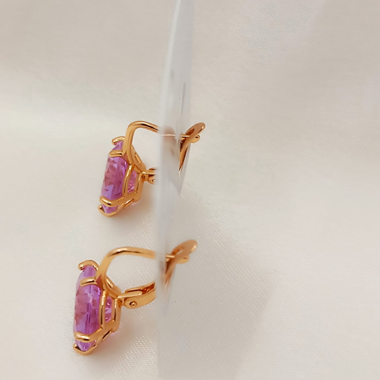 Производитель: FALLON jewelry; Вид изделия: Серьги; Вставки: Циркон; Замок: Английский; Вид металла: Медицинский сплав; Покрытие: Золото 585,18-24карат